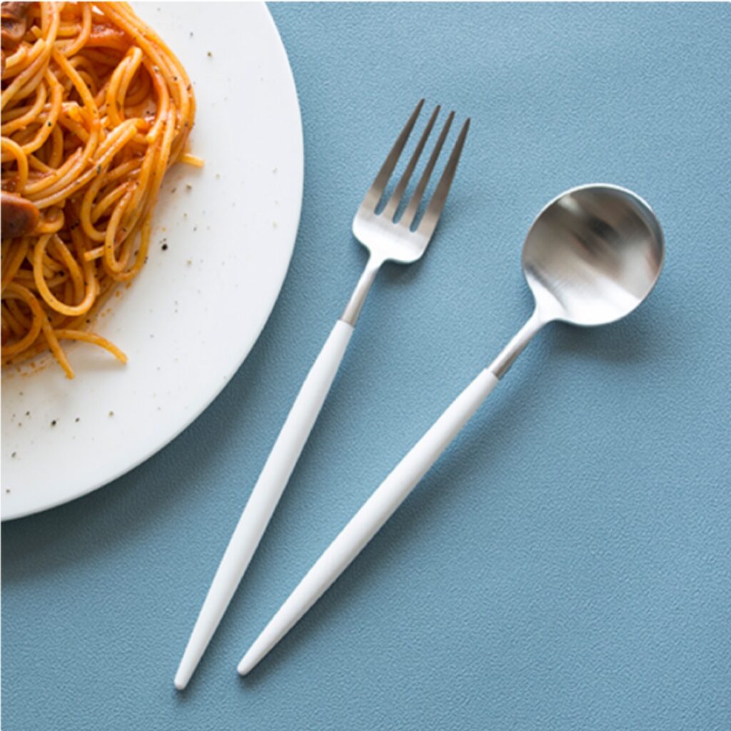 クチポール　ゴア　ホワイト　シルバー