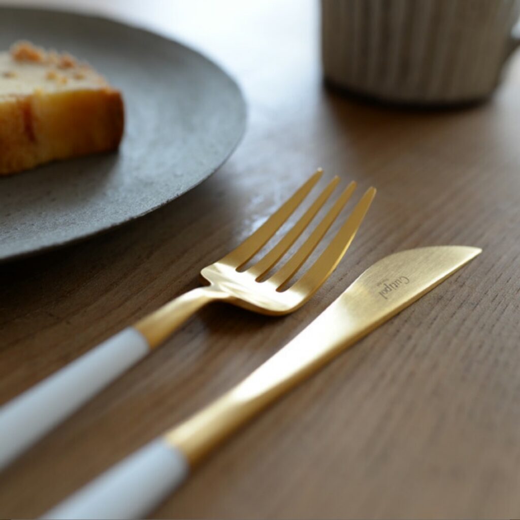 クチポール　ゴア　ホワイト　ゴールド