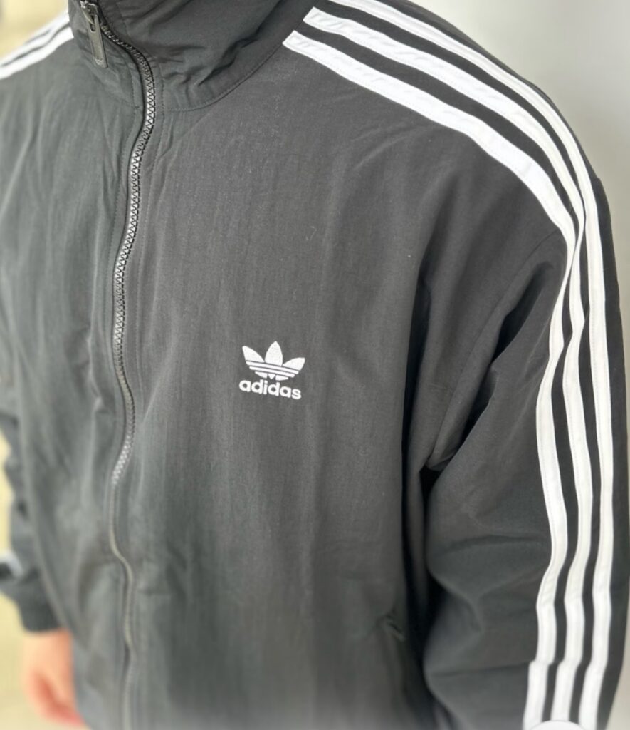 アディダス　トラックジャケット